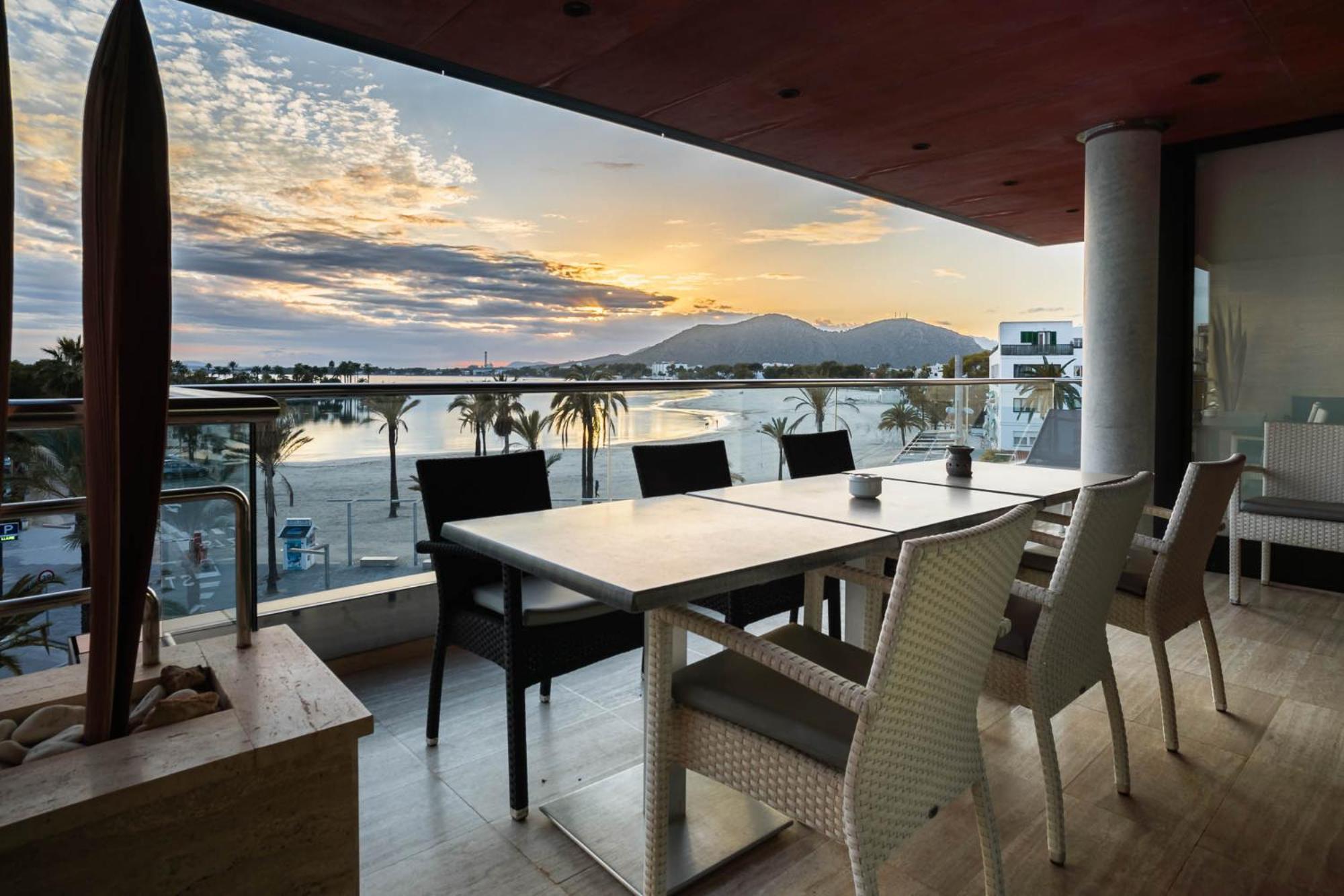 Luxury Sea View Apartment In Puerto De Alcudia 外观 照片